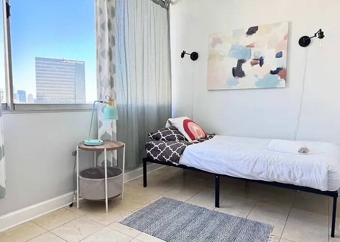Atlanta Downtown! City Life! Onsite Parking Lm1701