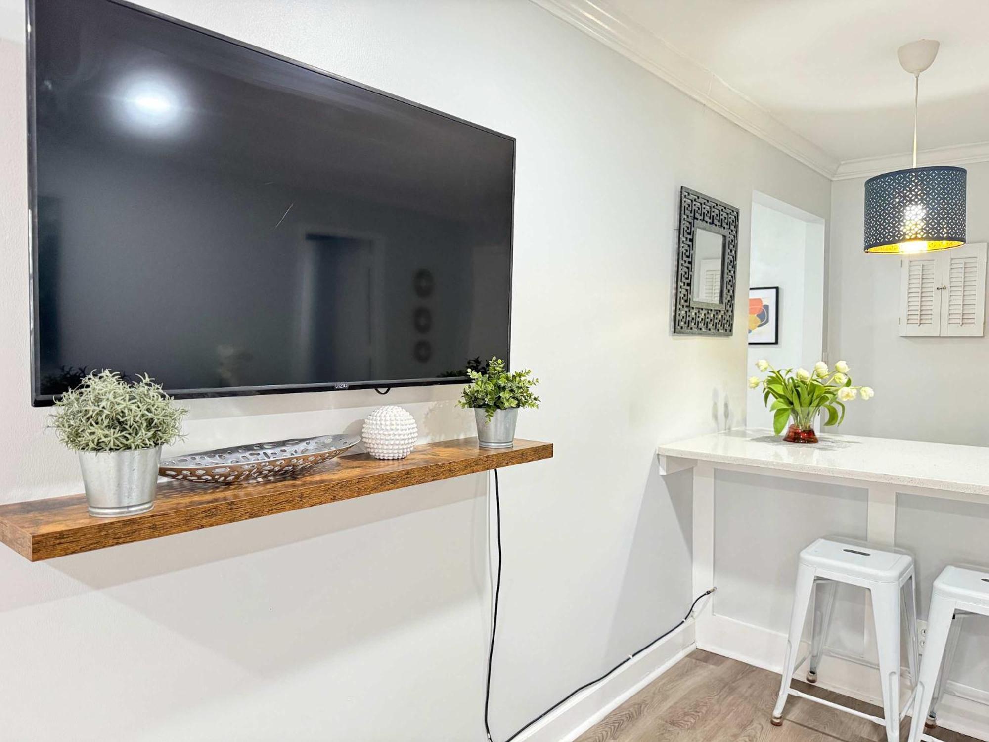 Holiday home Downtown! Life! Onsite Parking Lm1701